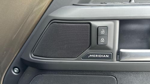 Land Rover Defender Photo at-dfcc02d6a3b94cf88ed1755d3fae97c7.jpg