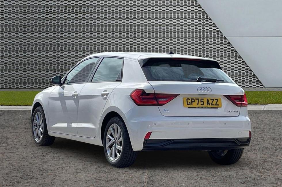 Audi A1 Photo at-dfe34b8e6a0e4e15913efc15b902ce85.jpg