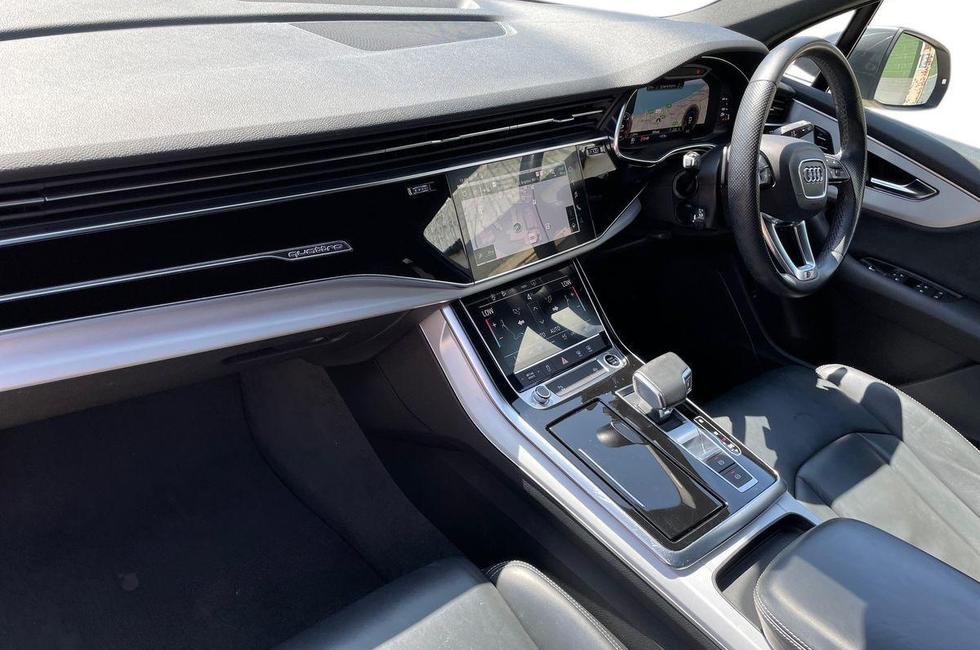 Audi Q7 Photo at-dff1ec08a0934d78b2a839bdbc4e5e06.jpg