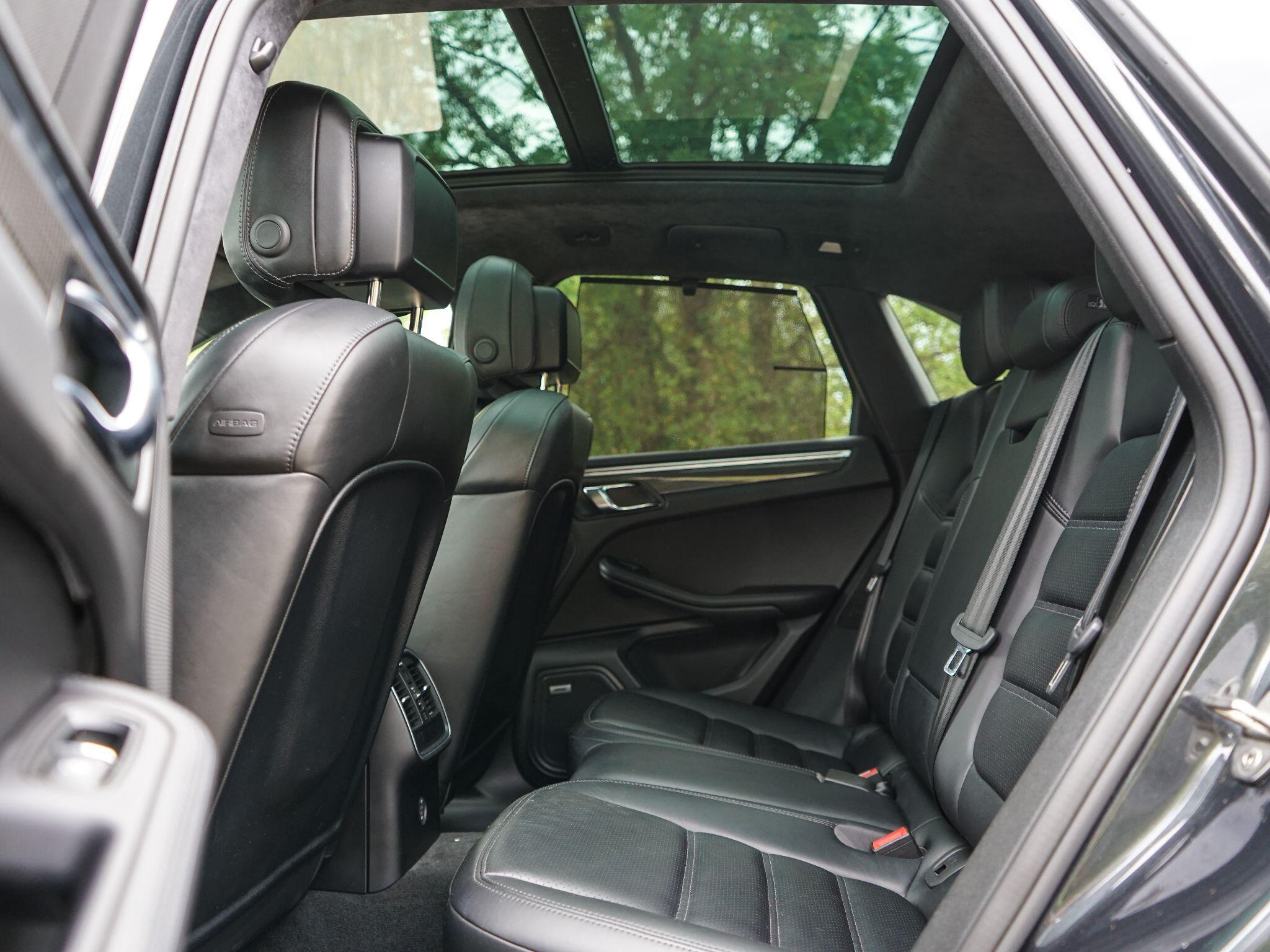 Porsche Macan 3.6T V6 Turbo Performance PDK 4WD Euro 6 (s/s) 5dr — photo 13