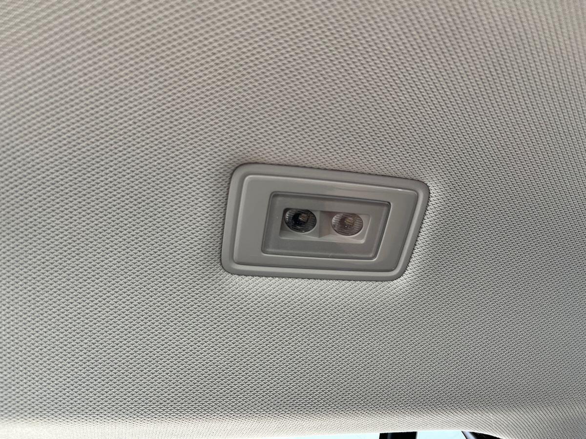 Volkswagen Passat Photo at-e01555f4017b4dbcb3b1984b45bde2df.jpg