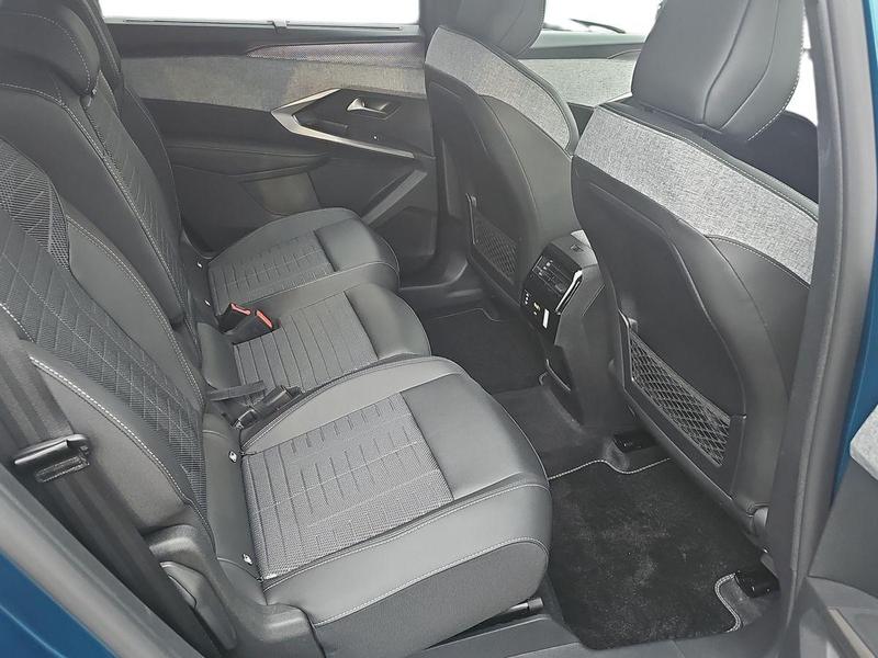 Used Peugeot 5008 202602109822220 18