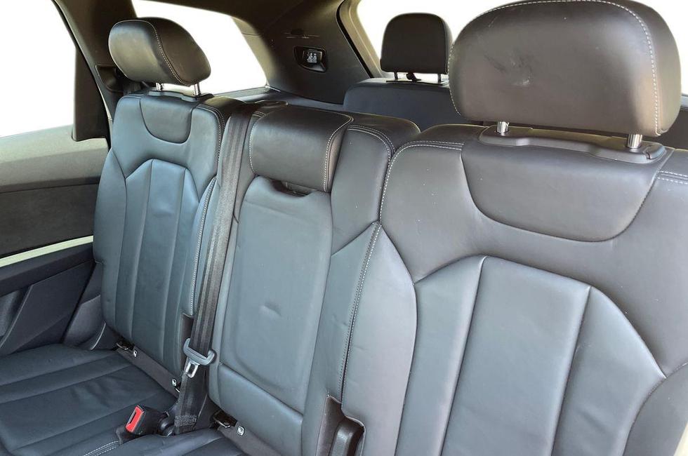 Audi Q7 Photo at-e0399c5a3085461095f2a851f79739ba.jpg