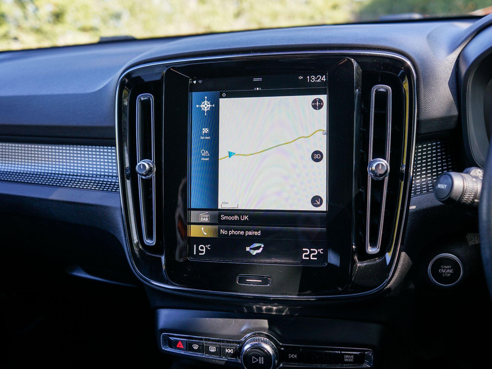 Volvo XC40 1.5 T3 R-Design Euro 6 (s/s) 5dr — photo 21