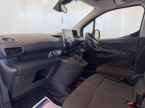 Peugeot PARTNER Photo at-e098a0d411864fea9b6fb0223daccaeb.jpg