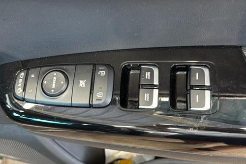 Kia SPORTAGE Photo at-e0ad71dd8edf470f810440488997fe1b.jpg