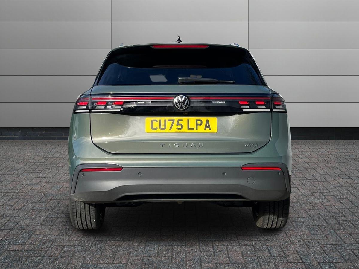 Volkswagen Tiguan Photo at-e0e5f2cc0a874c96a3e3ed88e5a39b81.jpg