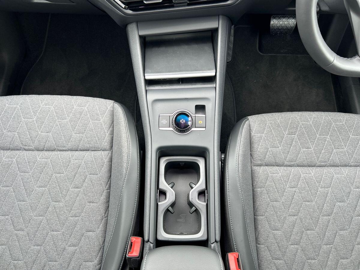 Volkswagen Tiguan Photo at-e1067d0aa98749a084081c9b7d7ae0d0.jpg