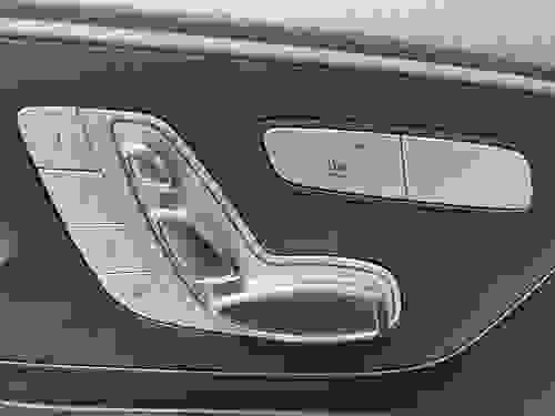 Mercedes-Benz Vito Photo at-e1139c076ac04f01a7c9936b27262a25.jpg