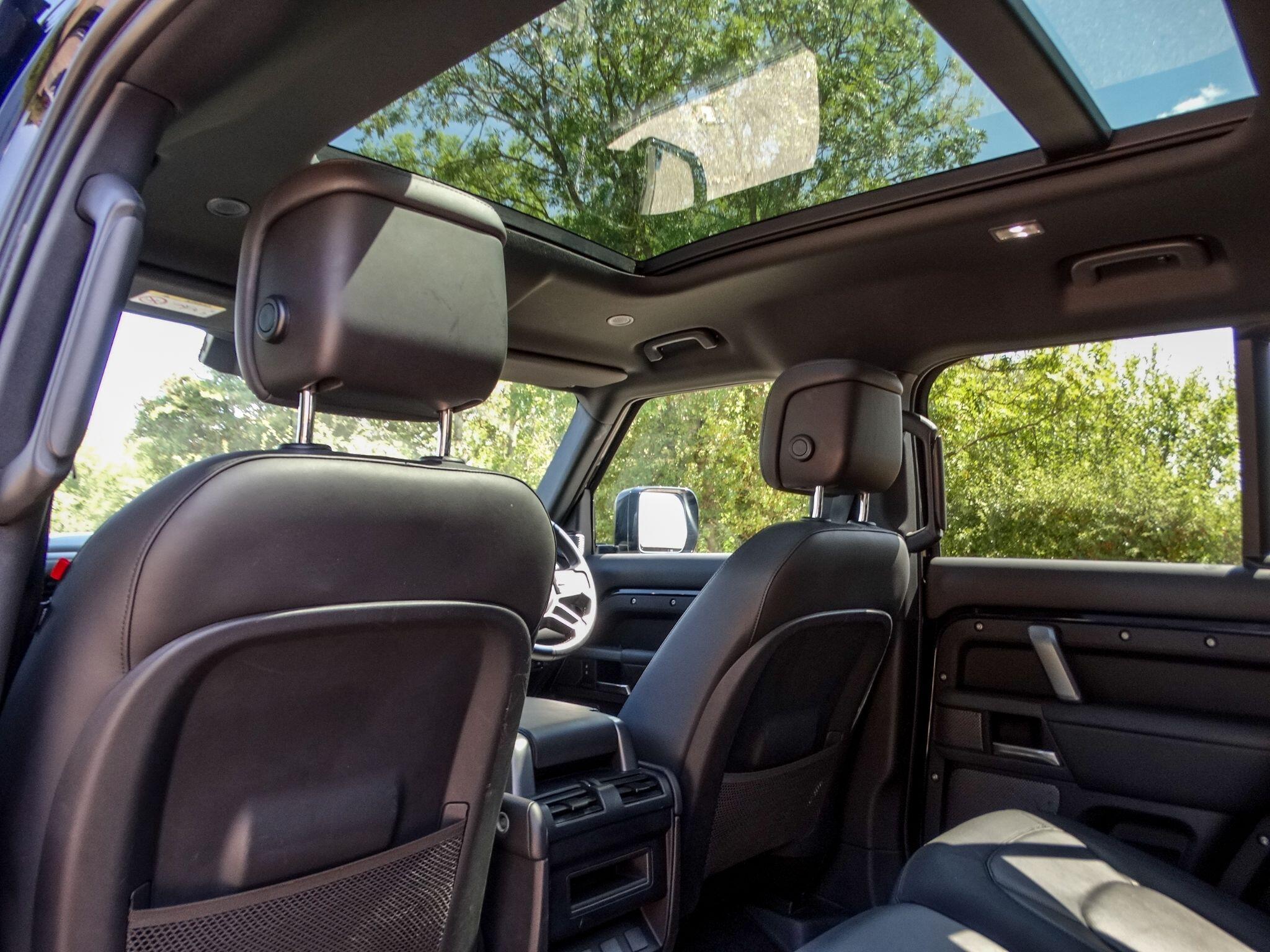 Land Rover Defender 110 3.0 D300 MHEV X-Dynamic HSE Auto 4WD Euro 6 (s/s) 5dr — photo 15