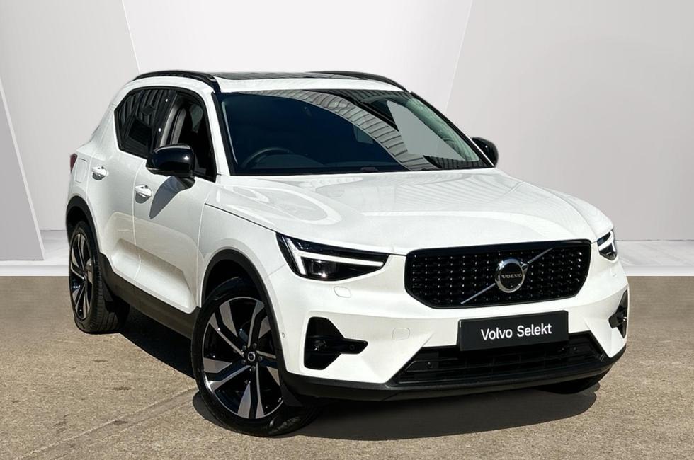 2025 Volvo XC40