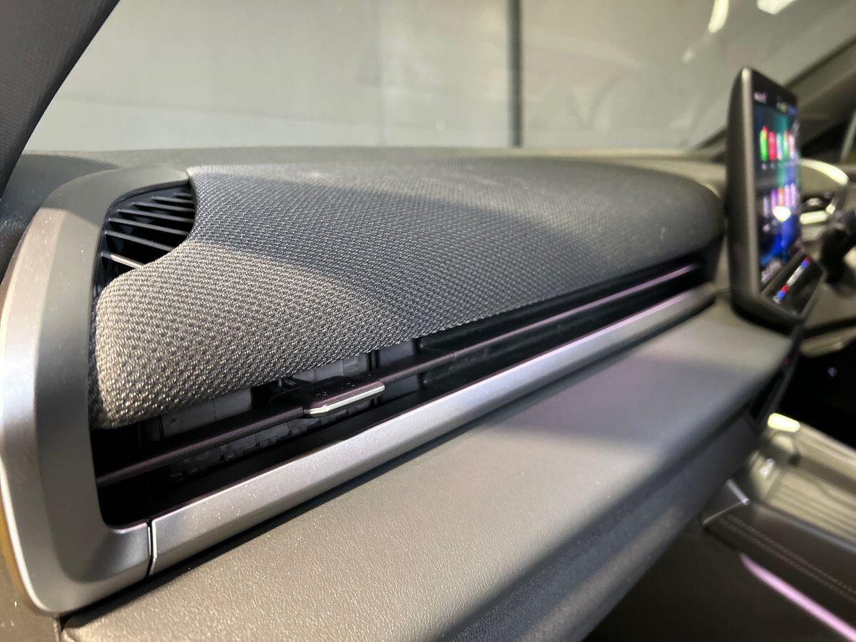 Volkswagen T-Roc Photo at-e1561704476548ee8a7e9bdeb718d831.jpg