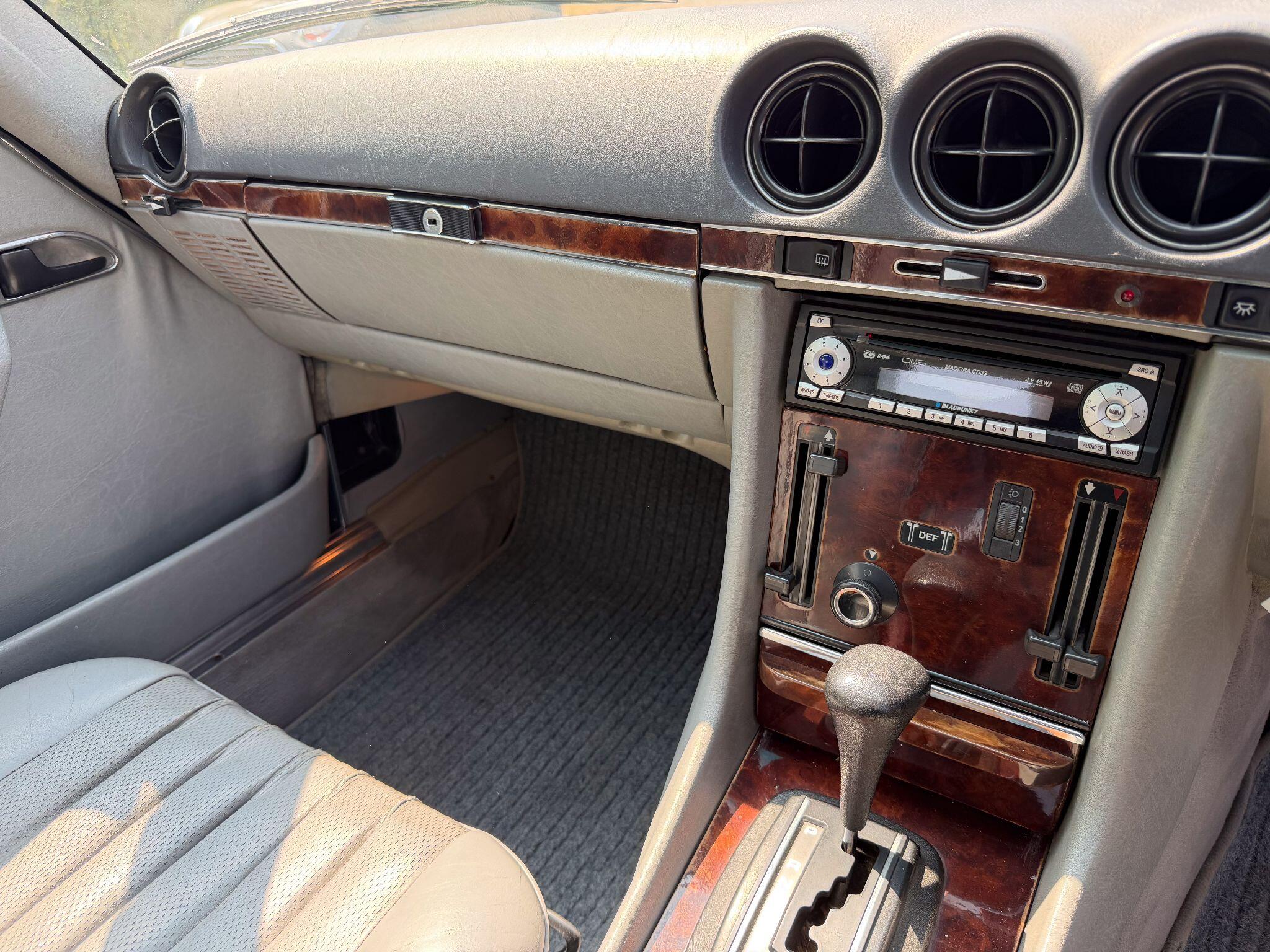Mercedes-Benz 380 3.8 SL 2dr — photo 6