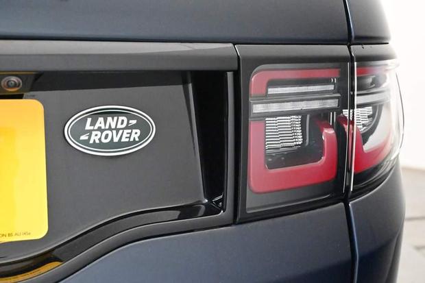 Land Rover DISCOVERY SPORT Photo at-e1783c6d624a44d29769d7d8fb7b00c3.jpg