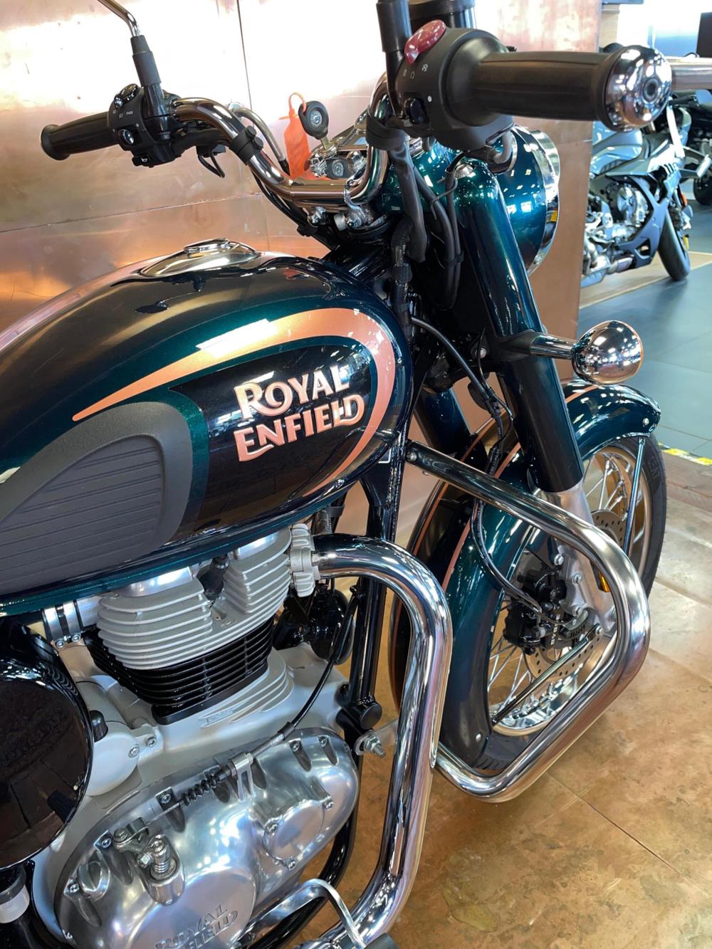 Royal Enfield Classic 350 Photo at-e18e4d1db8d741749c0b735c82525b2d.jpg