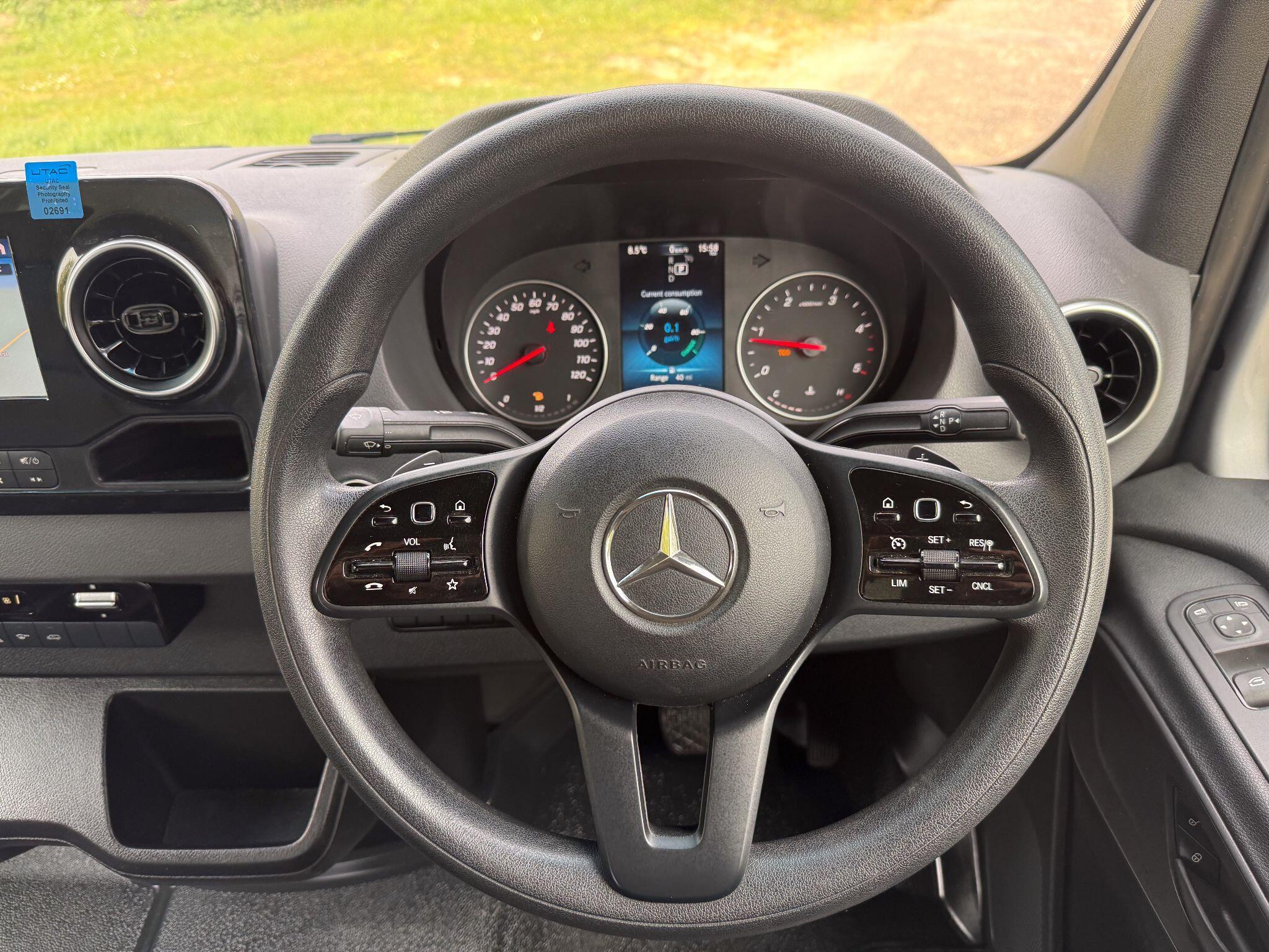 Mercedes-Benz Sprinter 2.1 516 CDI Chassis Cab 2dr Diesel G-Tronic+ RWD L2 Euro 6 (163 ps) — photo 6
