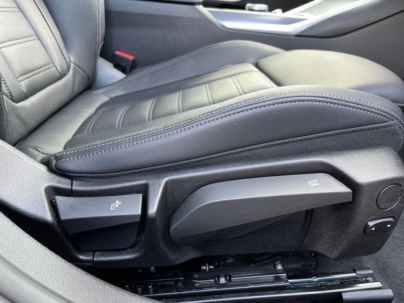 BMW 3 Series Photo 32