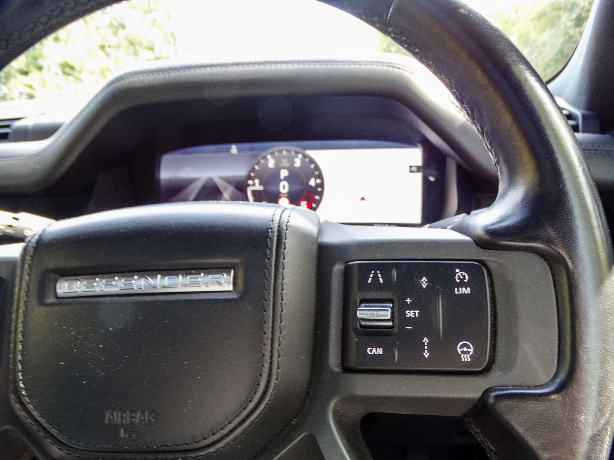 Land Rover Defender 110 3.0 D250 MHEV X-Dynamic HSE SUV 5dr Diesel Auto 4WD Euro 6 (s/s) (250 ps) — photo 34
