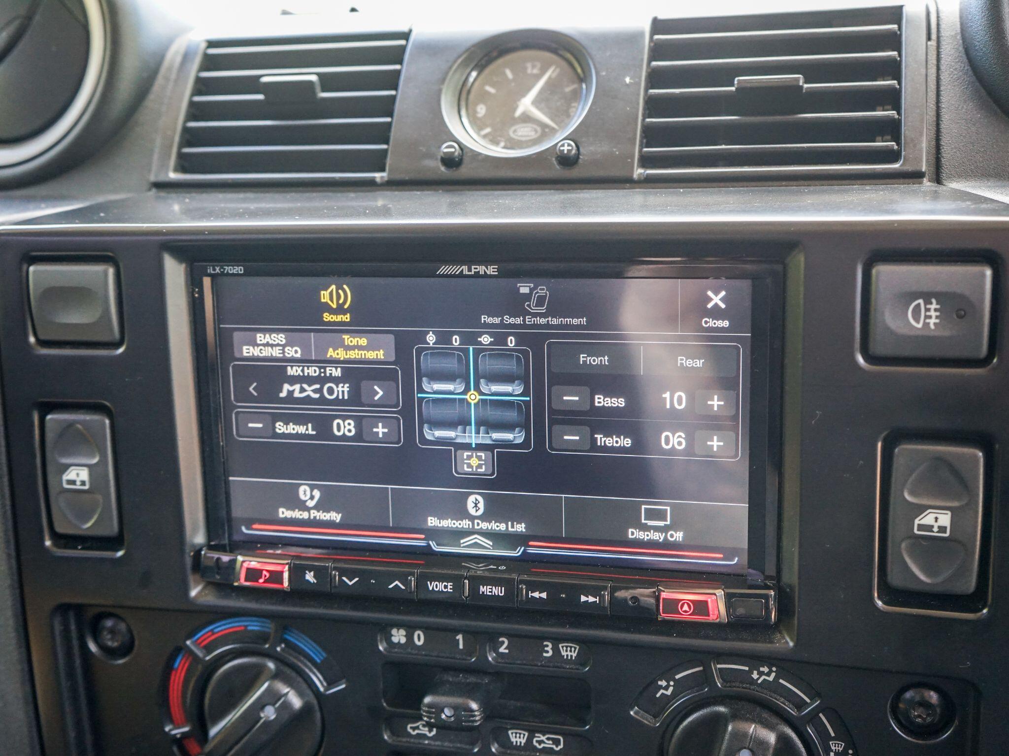 Land Rover Defender 110 2.2 TDCi XS Utility Wagon Double Cab 5dr Diesel Manual 4WD MWB Euro 5 (122 ps) — photo 35
