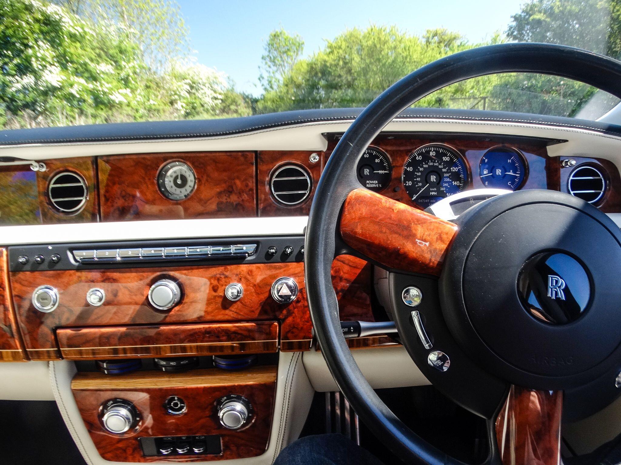 Rolls-Royce Phantom 6.7 V12 Saloon 4dr Petrol Auto Euro 5 (453 bhp) — photo 8