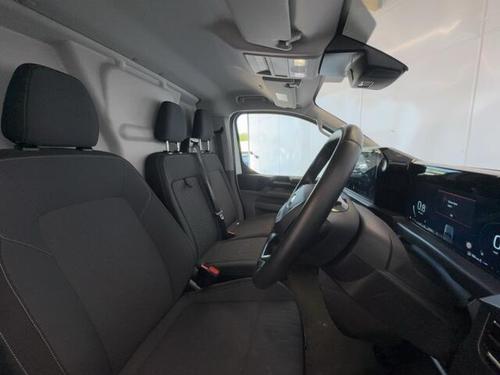 Ford TRANSIT CUSTOM Photo at-e1fd815106f64d32a7f624b1bc043868.jpg