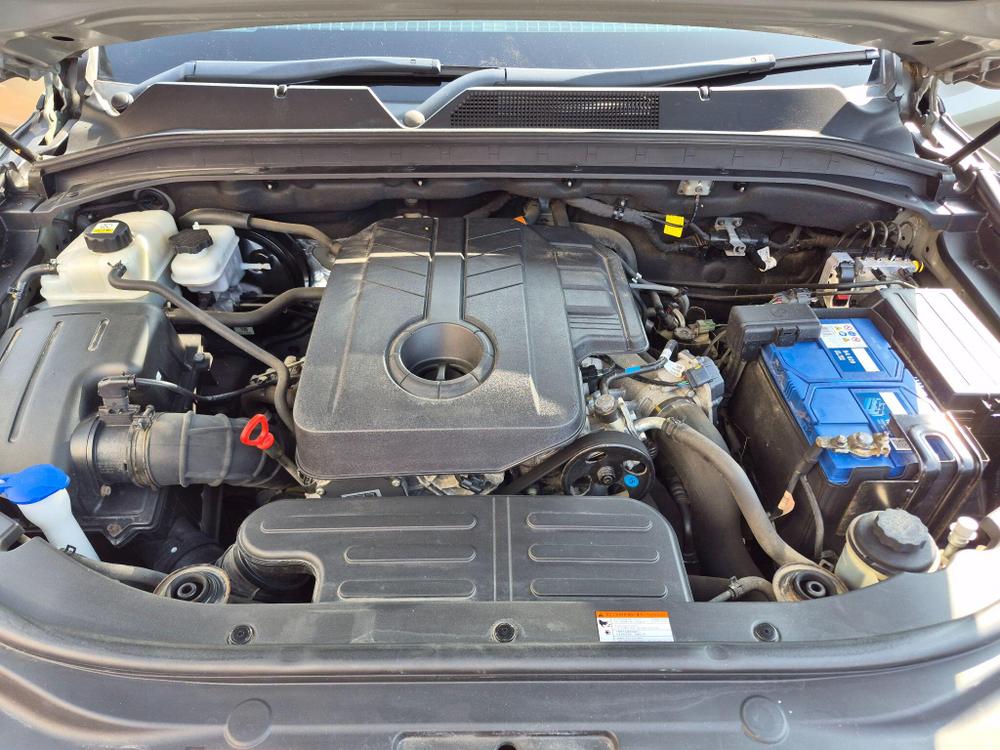 SsangYong Rexton Photo at-e212cfc676354bb2a856fb1838bdafd5.jpg