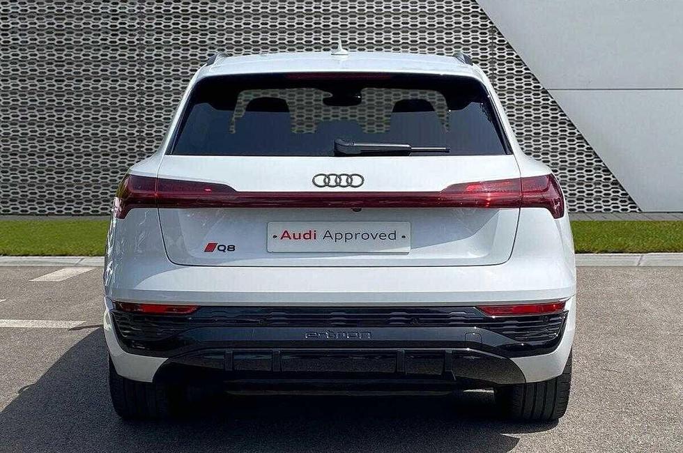 Audi Q8 Photo at-e217f57bf17141729d58376116534937.jpg