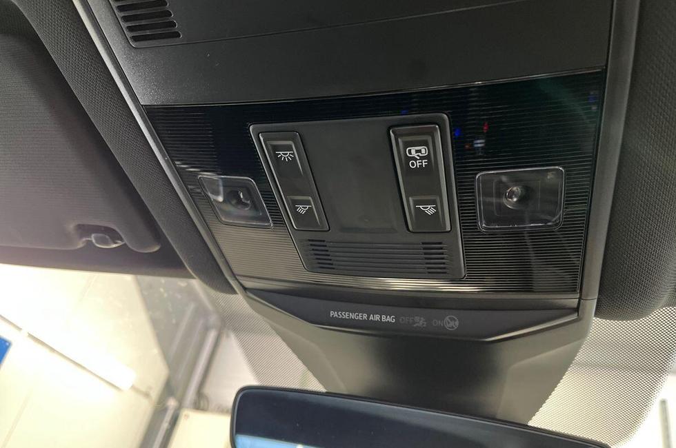Volkswagen T-Roc Photo at-e21b4961b15a4e3aac9ce1e9312dc88e.jpg