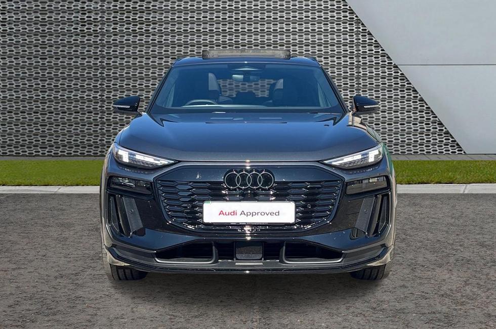 Audi Q6 Photo at-e2253c04d97246cbae6460449d652257.jpg