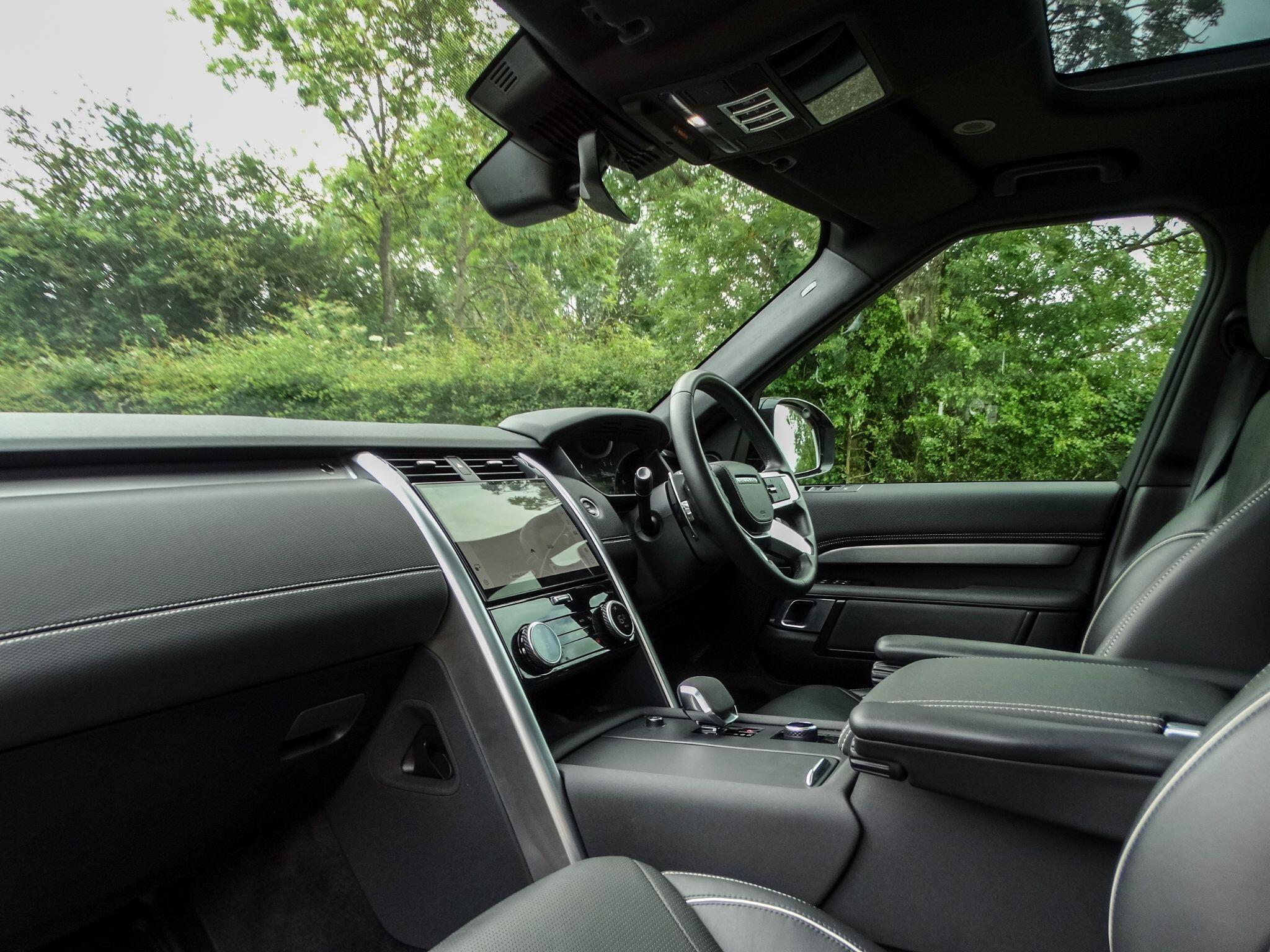 Land Rover Discovery 3.0 P360 MHEV Dynamic HSE Auto 4WD Euro 6 (s/s) 5dr — photo 16