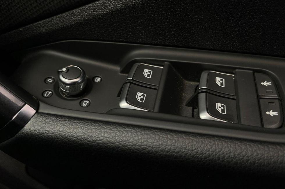 Audi Q2 Photo at-e28301a2256f4e9e9bc9669cf4a2fe1b.jpg