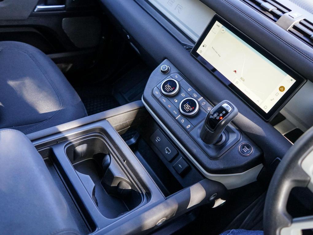 Used Land Rover Defender 90 AV23YSC 6