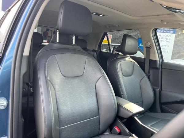 Kia Niro Photo at-e2f92598d32348f18aa6f9760dba82ed.jpg
