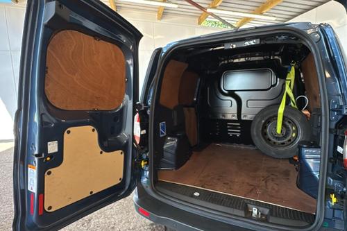 Ford TRANSIT COURIER Photo at-e31c208a48ab4feea2079579898f8ca5.jpg