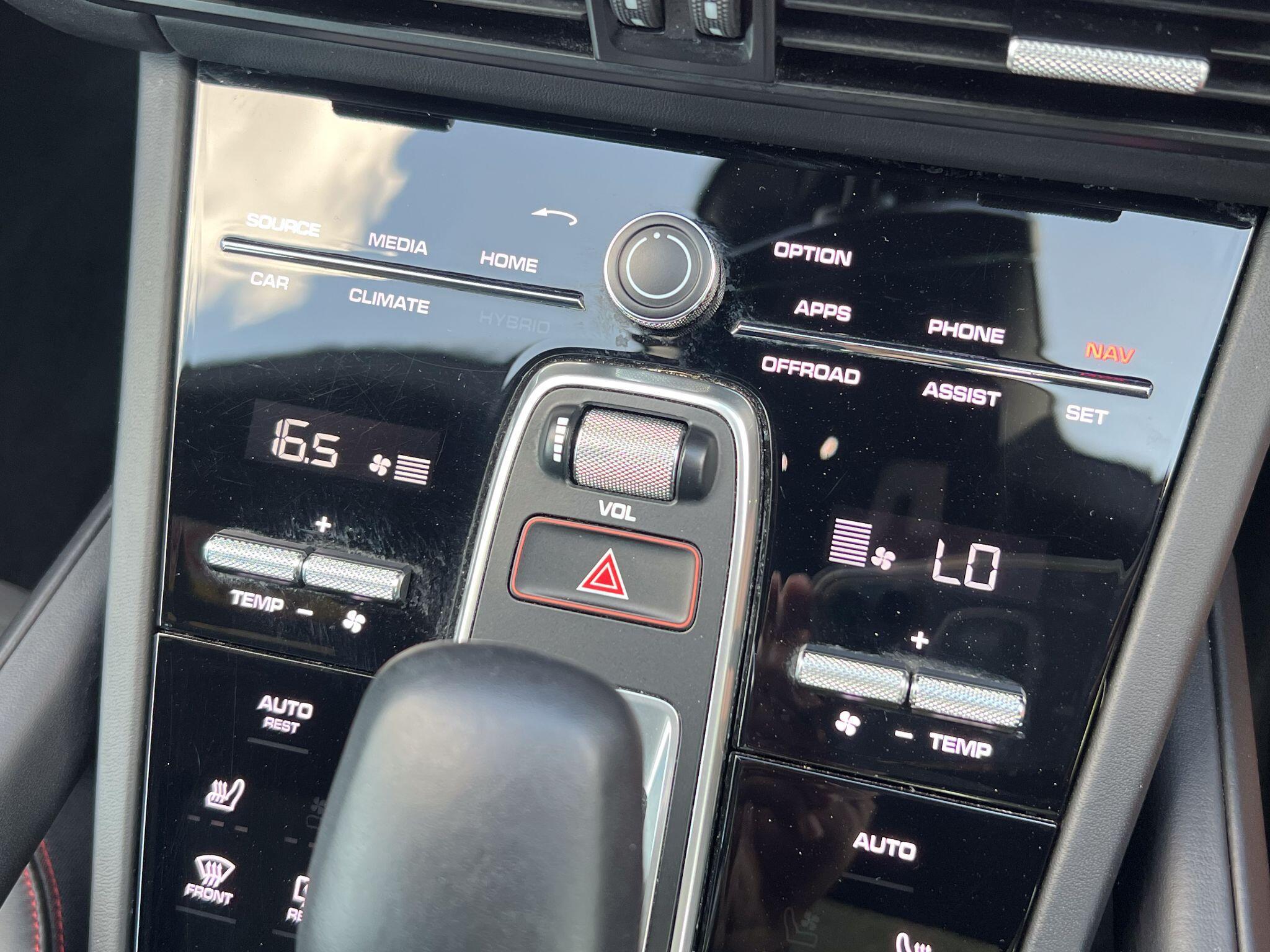 Porsche Cayenne 4.0T V8 GTS TiptronicS 4WD Euro 6 (s/s) 5dr — photo 30