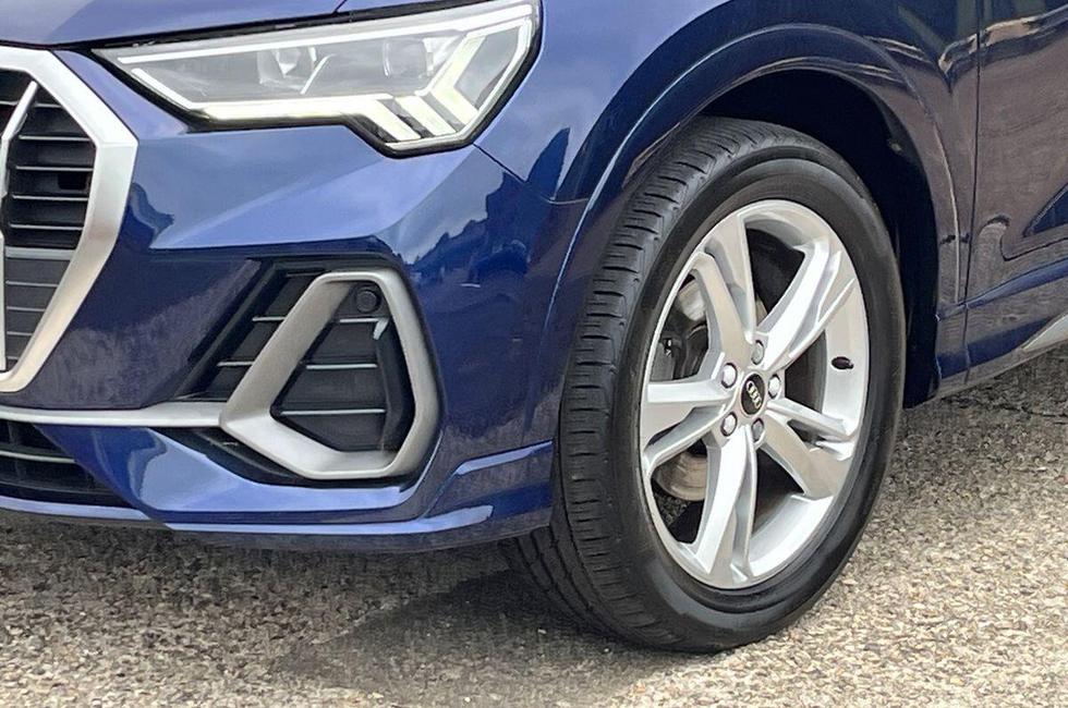 Audi Q3 Photo at-e37b743a55a8400ebfc446c0a824db5e.jpg