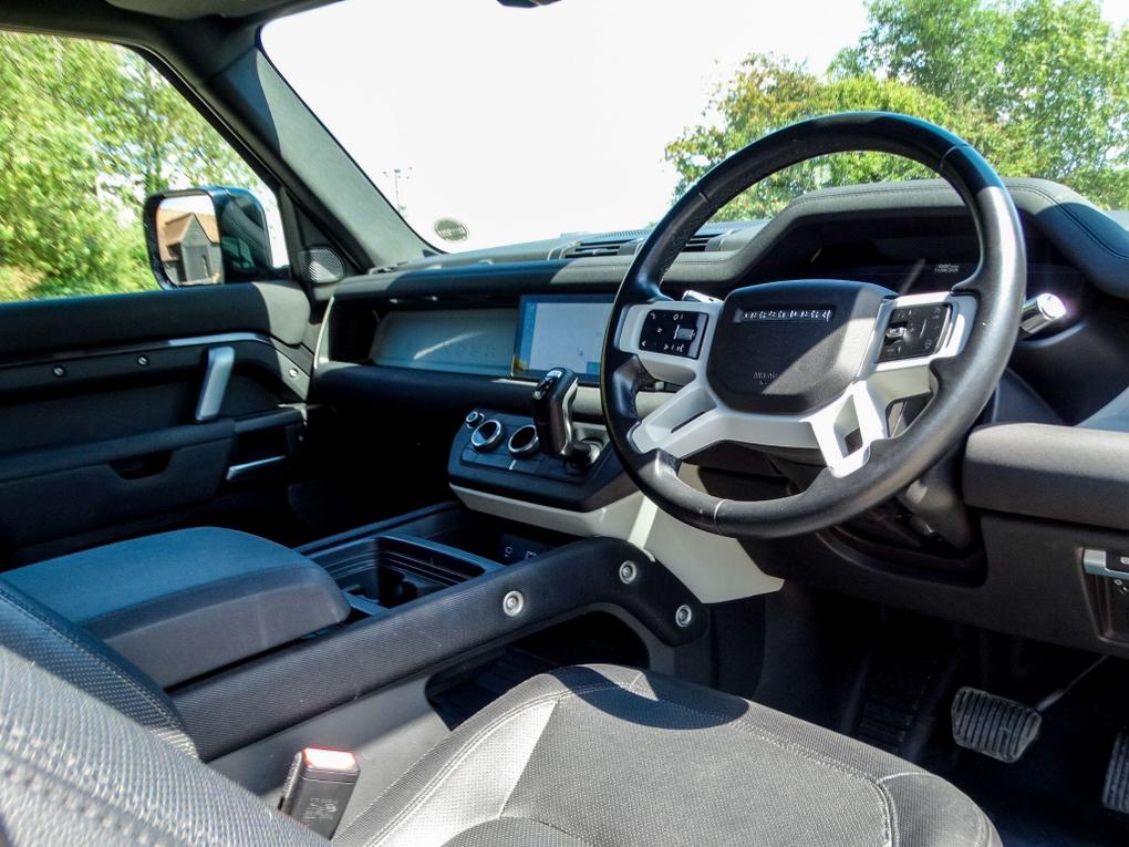 Used Land Rover Defender 90 RJ21ZTG 19