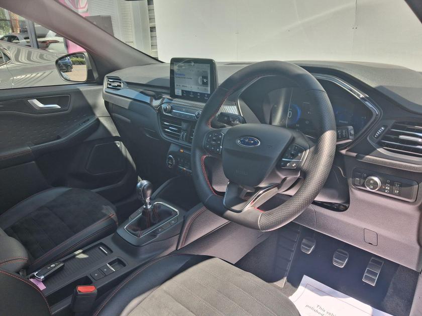 Ford Kuga Photo at-e38a7167bdf34862b4a6b2fa1e21639f.jpg