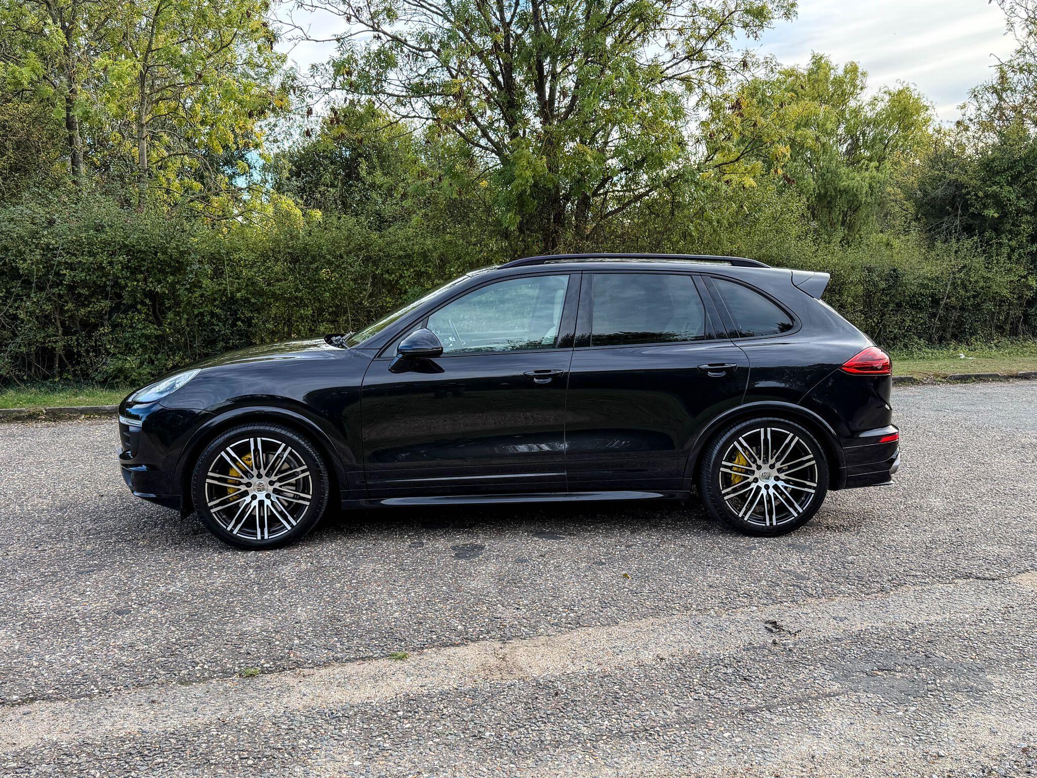 Porsche Cayenne 4.2 TD V8 S TiptronicS 4WD Euro 6 (s/s) 5dr — photo 2