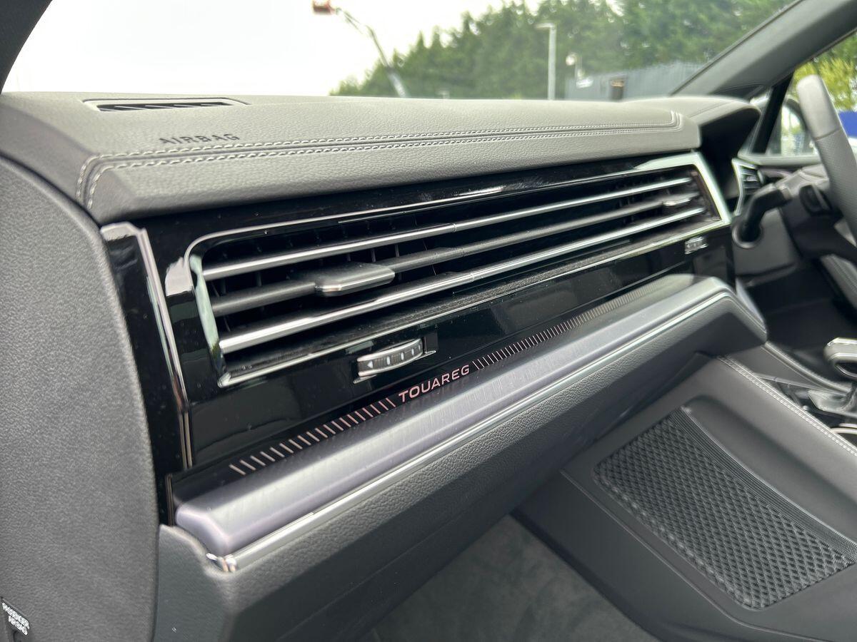 Volkswagen Touareg Photo at-e3b1f9c1f3024c4faf683316a67d0d02.jpg