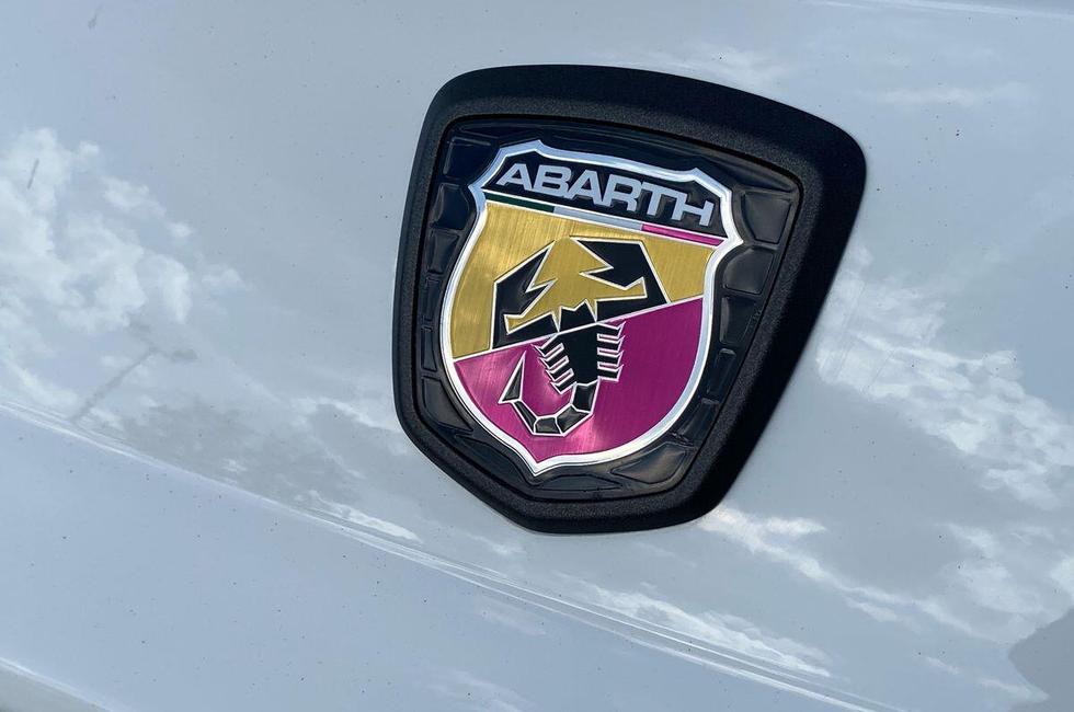 Abarth 595 Photo at-e3d3e3c439f4467a91be820d5aff6b12.jpg