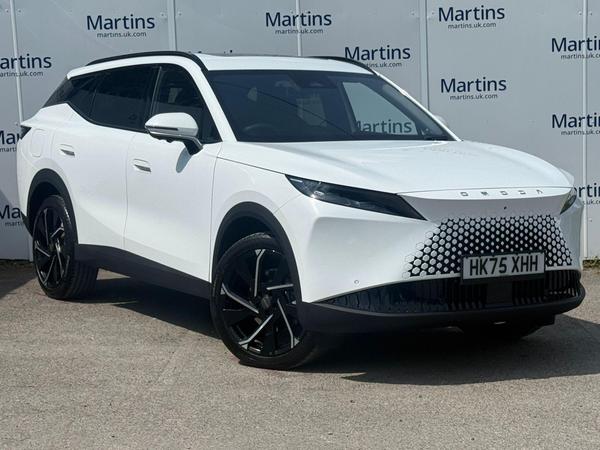 Used 2026 OMODA 7 1.5T SHS 18.4kWh Noble DHT1 Euro 6 (s/s) 5dr White at Martins Group