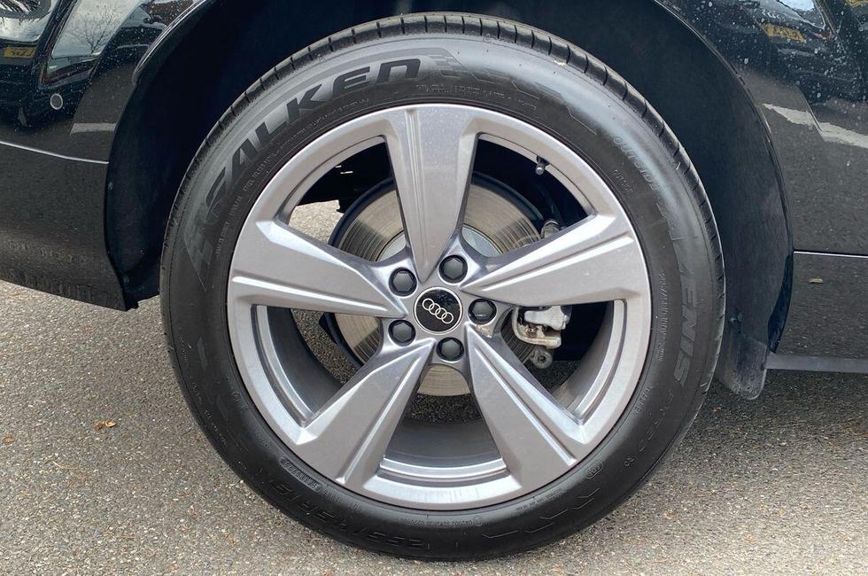 Audi Q3 Photo at-e3f7742d1d6e44bb827eaa81509eedbd.jpg