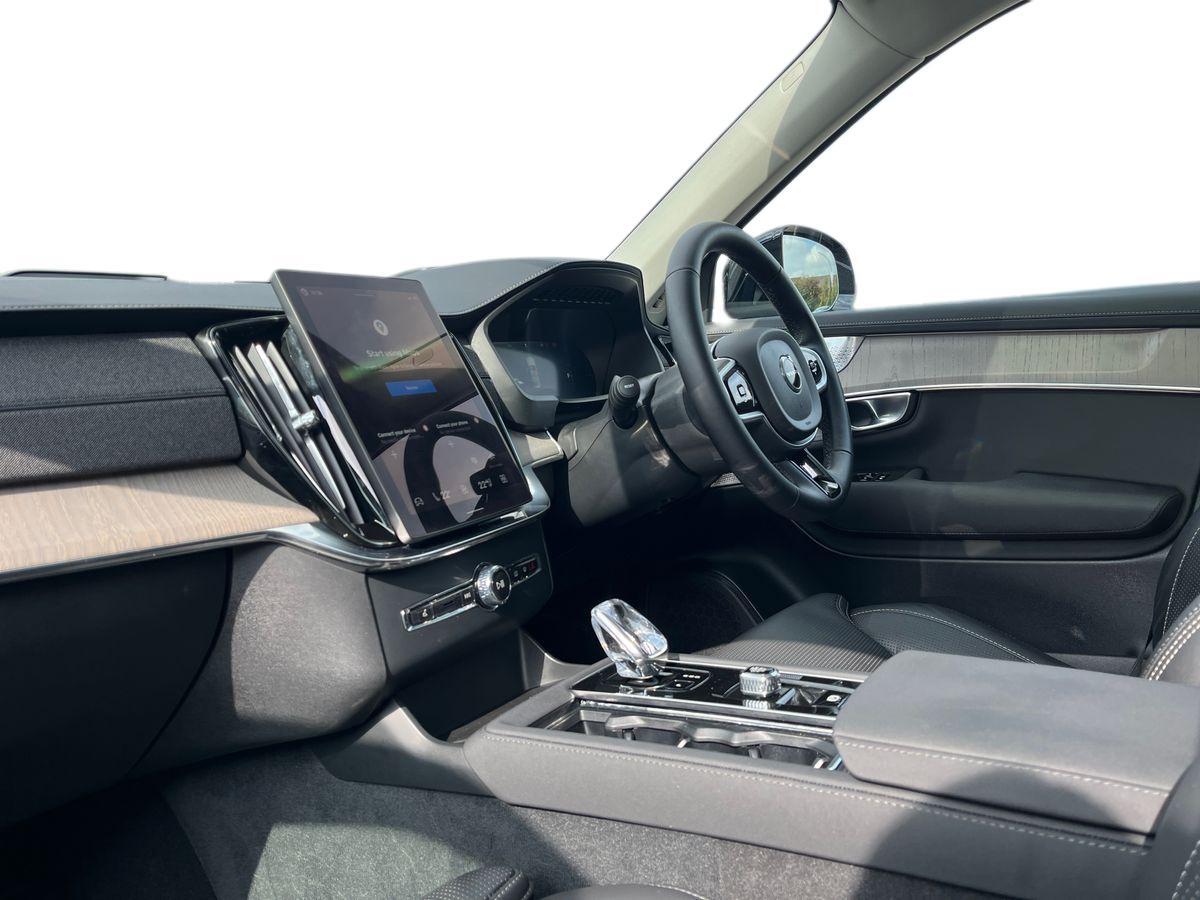 Volvo XC90 Photo 2