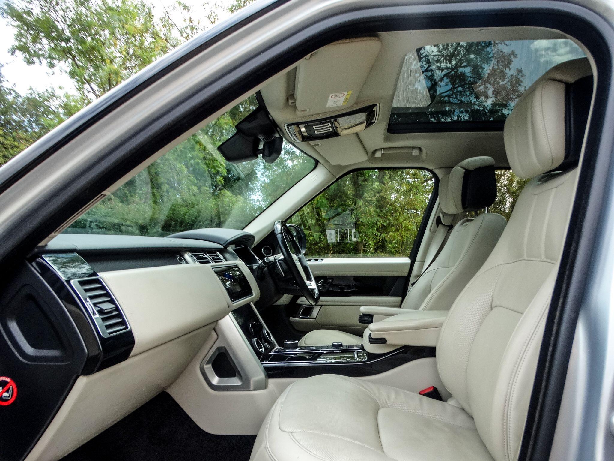 Land Rover Range Rover 5.0 P525 V8 Autobiography Auto 4WD Euro 6 (s/s) 5dr — photo 3