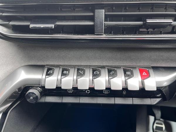Used Peugeot 3008 LJ23AAD 41