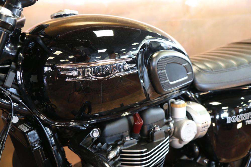 Triumph Bonneville T120 Photo at-e485534e589b4e0cb78b61d7448b3c04.jpg
