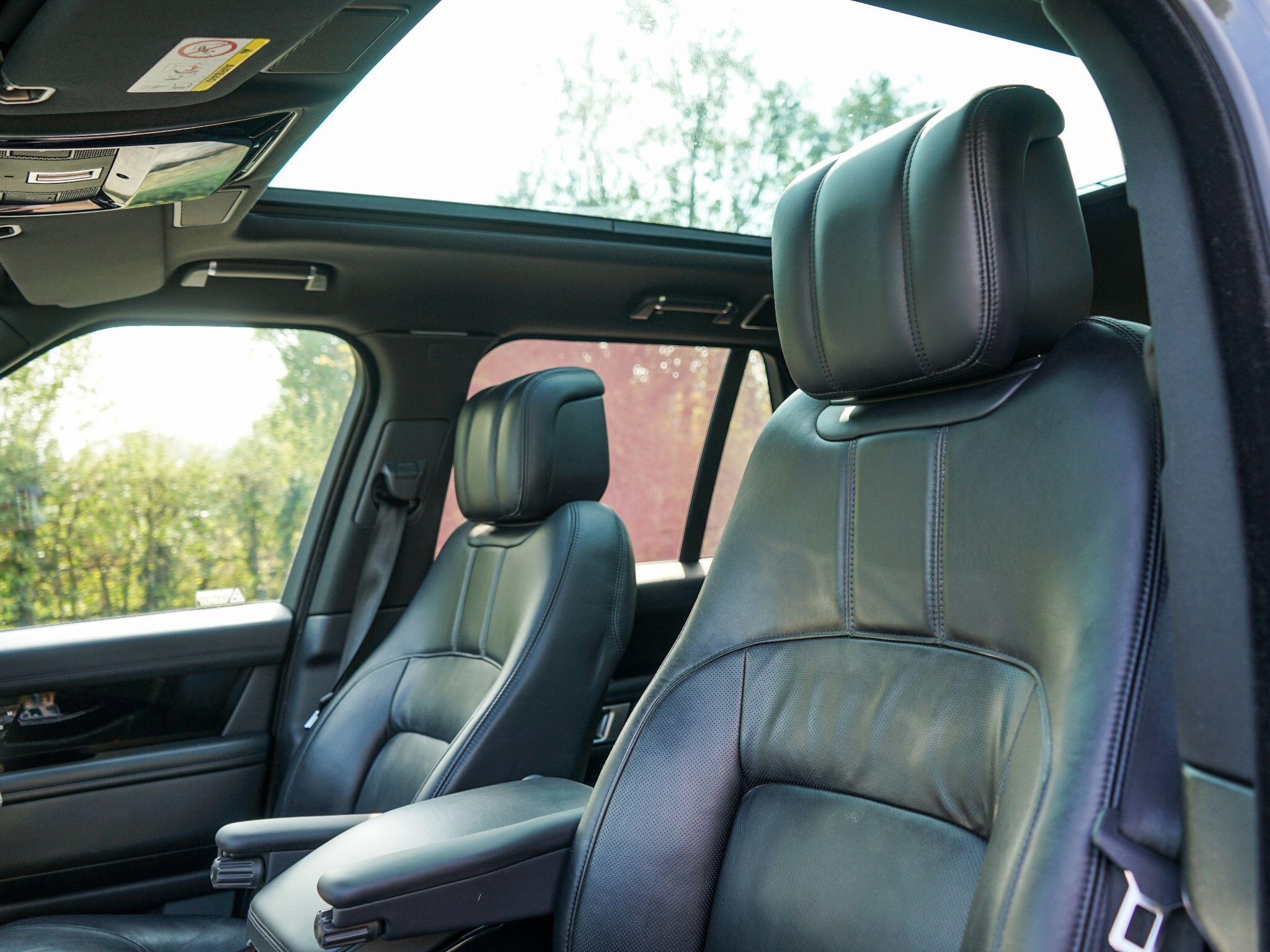 Land Rover Range Rover 3.0 D300 MHEV Vogue SE SUV 5dr Diesel Auto 4WD Euro 6 (s/s) (300 ps) — photo 12