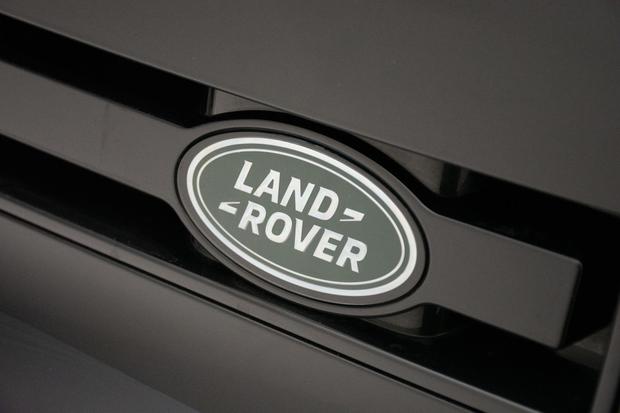 Land Rover DEFENDER Photo at-e4c6752b770a4153a619990d3f0b7320.jpg