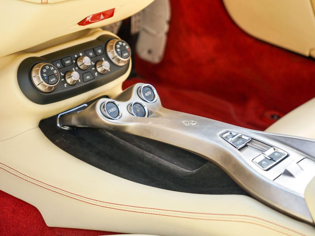 Used Ferrari California YJ10FFS 18